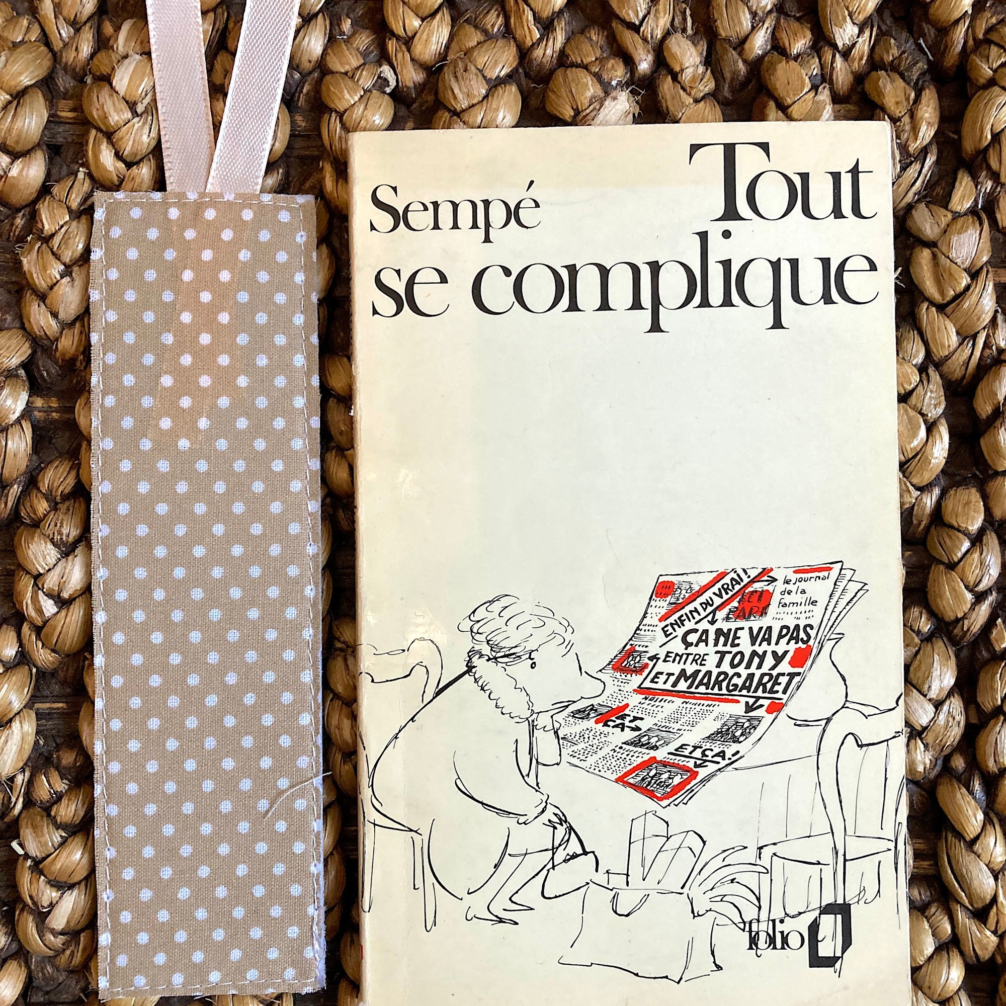 Sacs et pochettes en tissus recyclés, couture artisanale par Sylvie Villeneuve.